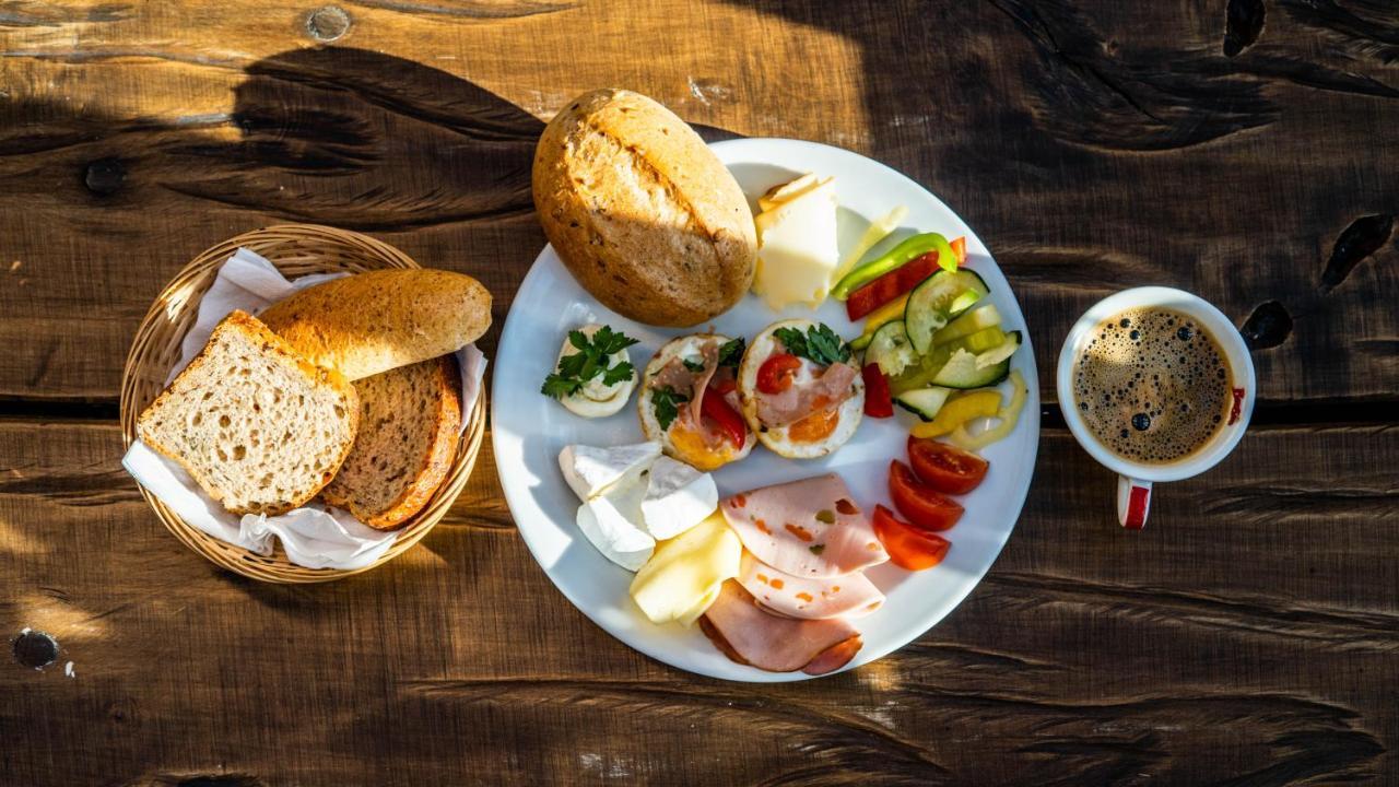 Kupelne Domceky - Kupele Cerveny Klastor Smerdzonka Bagian luar foto
