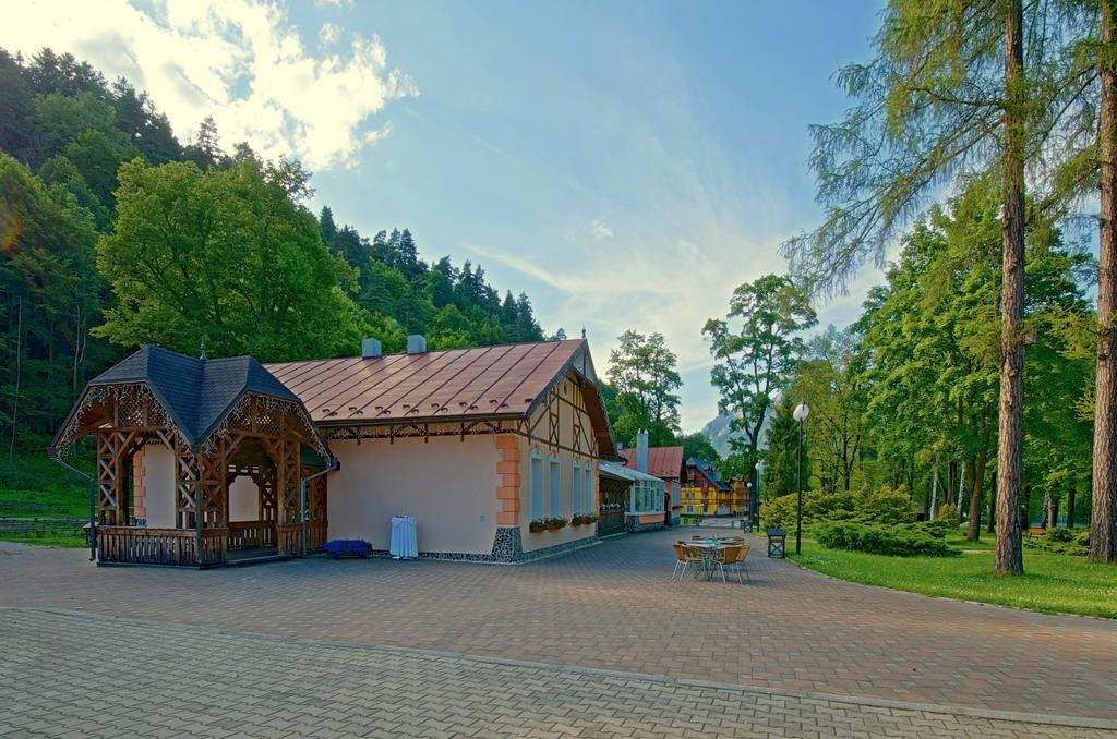 Kupelne Domceky - Kupele Cerveny Klastor Smerdzonka Bagian luar foto